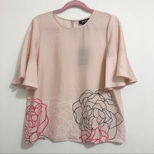 🆕 DKNY Blush Blouse size L Flare Ruffle Sleeves Floral Print